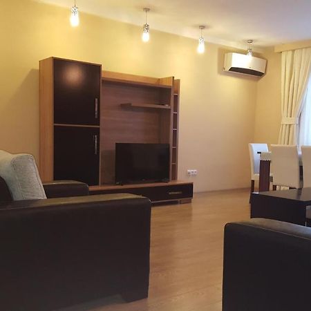 Apartment Rustaveli 1 Тбилиси Екстериор снимка