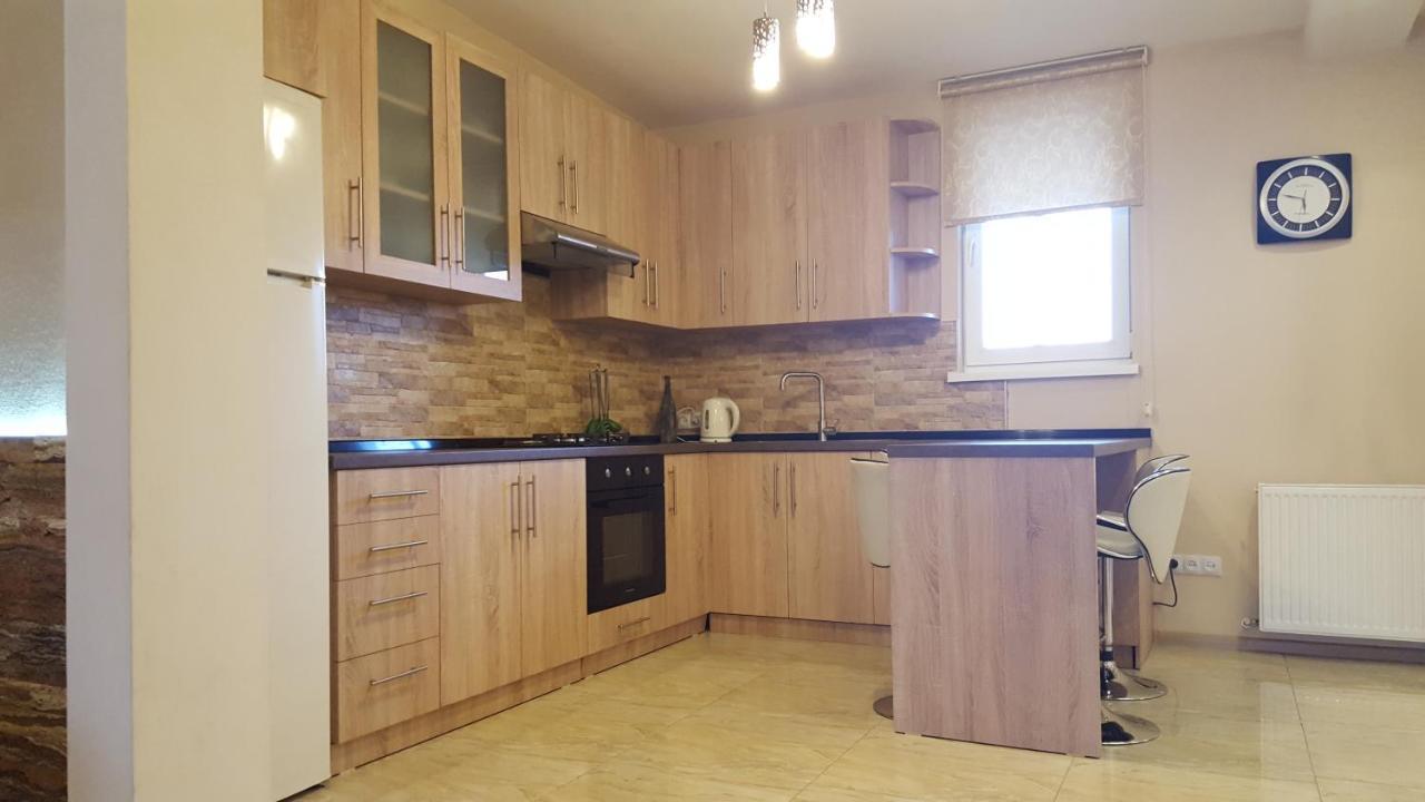 Apartment Rustaveli 1 Тбилиси Екстериор снимка